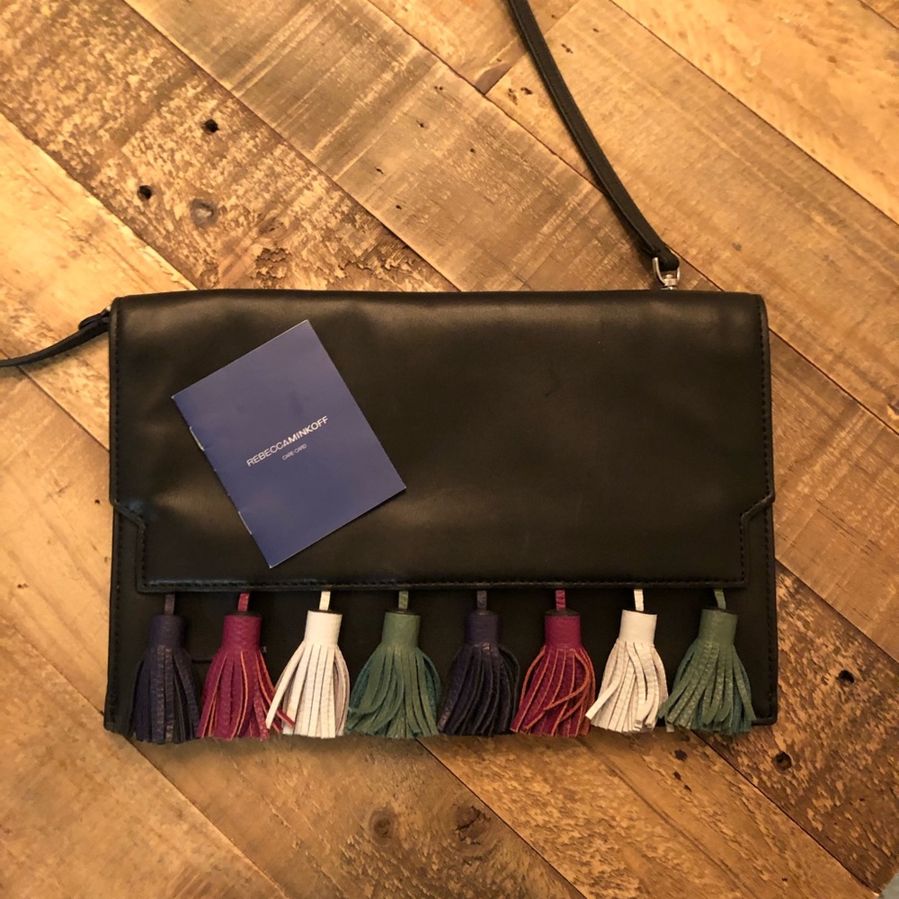 Large clutch with removable cross body strap